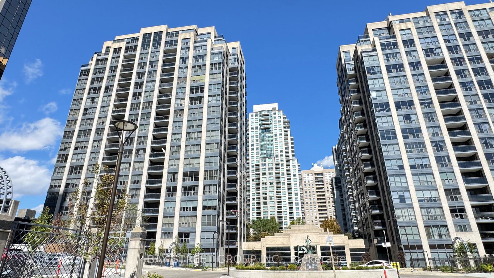 18-hollywood-avenue-north-york-ontario-c12396070