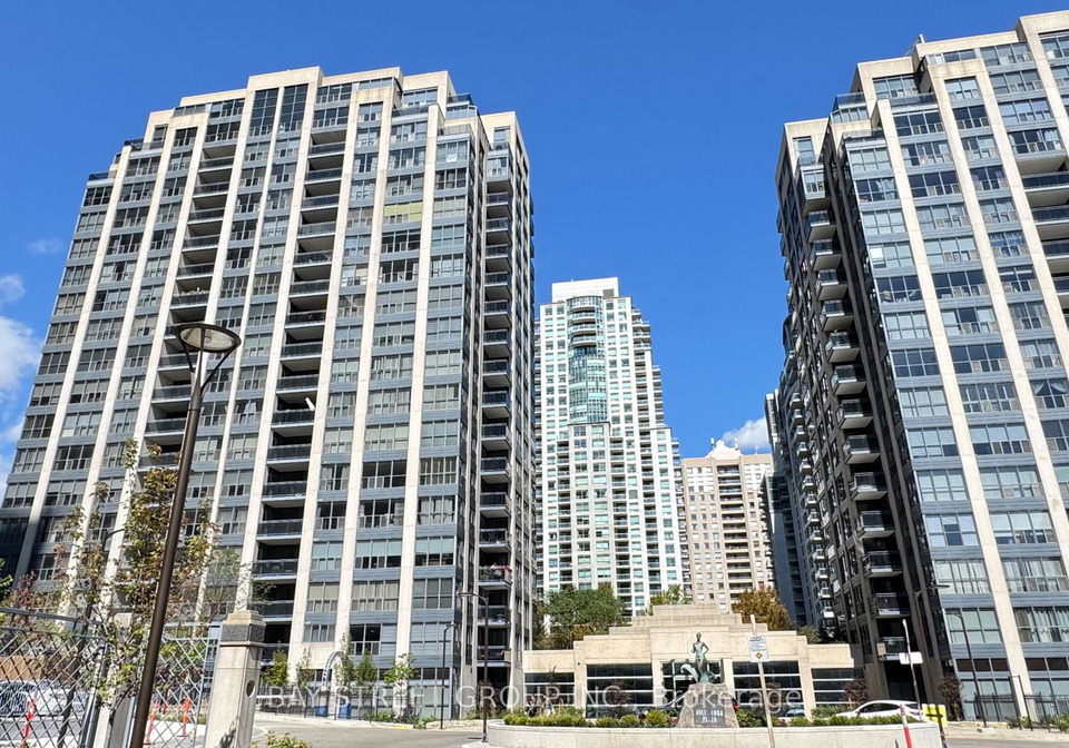 18-hollywood-avenue-north-york-ontario-c12396070