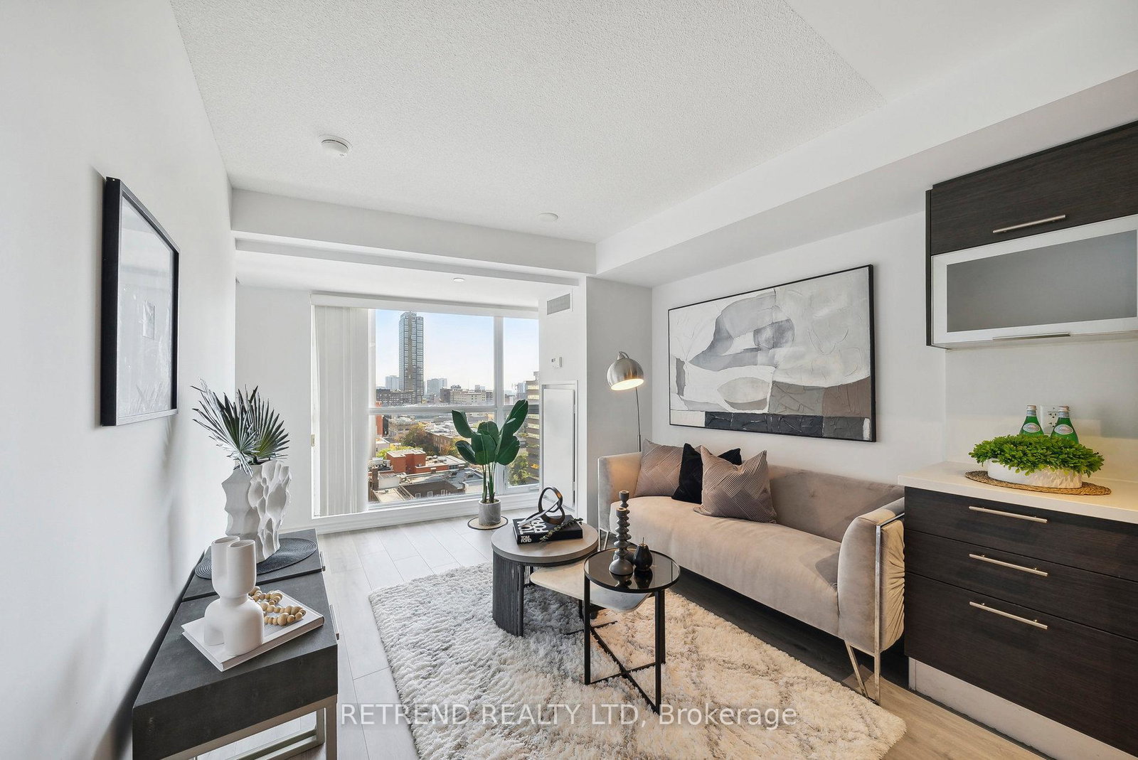 386-yonge-street-toronto-ontario-c12396086