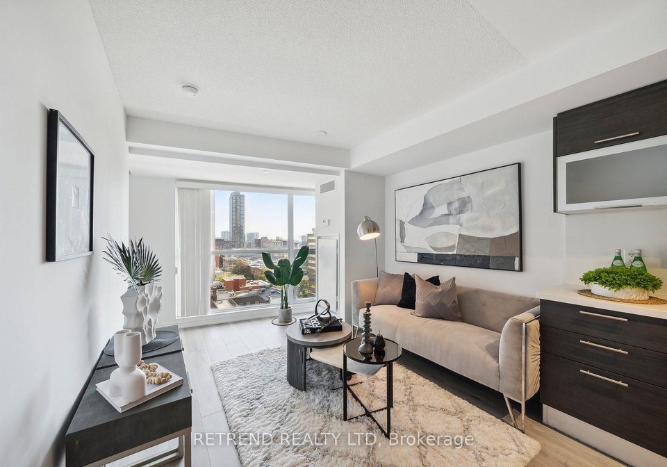 386-yonge-street-toronto-ontario-c12396086