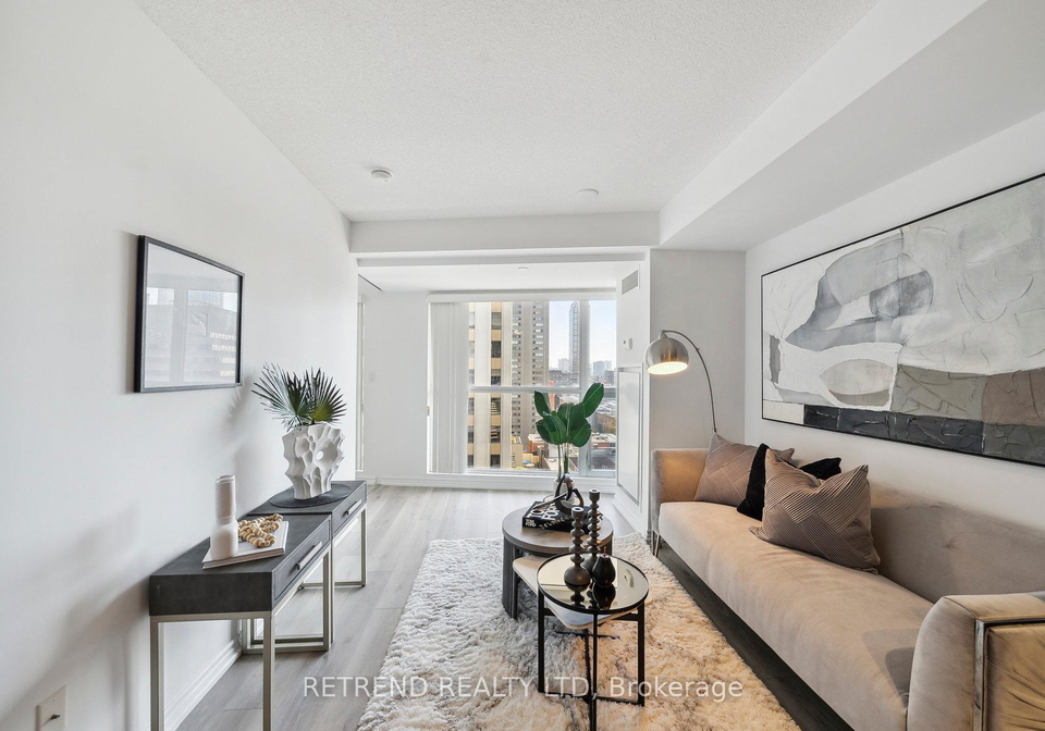 386-yonge-street-toronto-ontario-c12396086