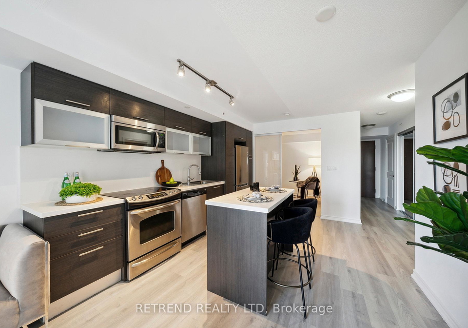 386-yonge-street-toronto-ontario-c12396086