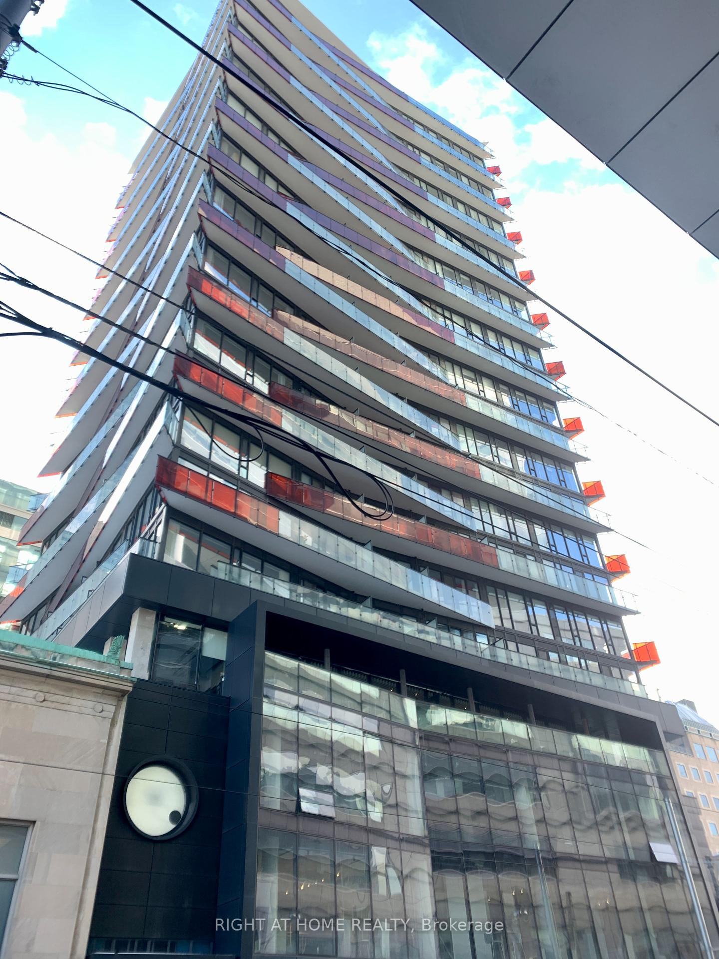 215-queen-street-w-toronto-ontario-c12396129