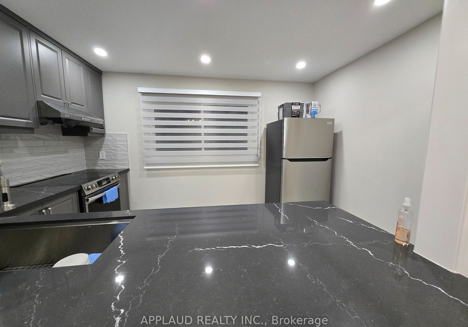 164-song-meadoway-way-north-york-ontario-c12396158