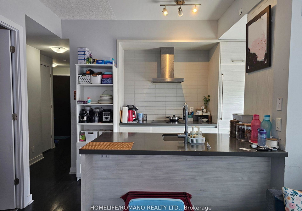 2221-yonge-street-toronto-ontario-c12396572