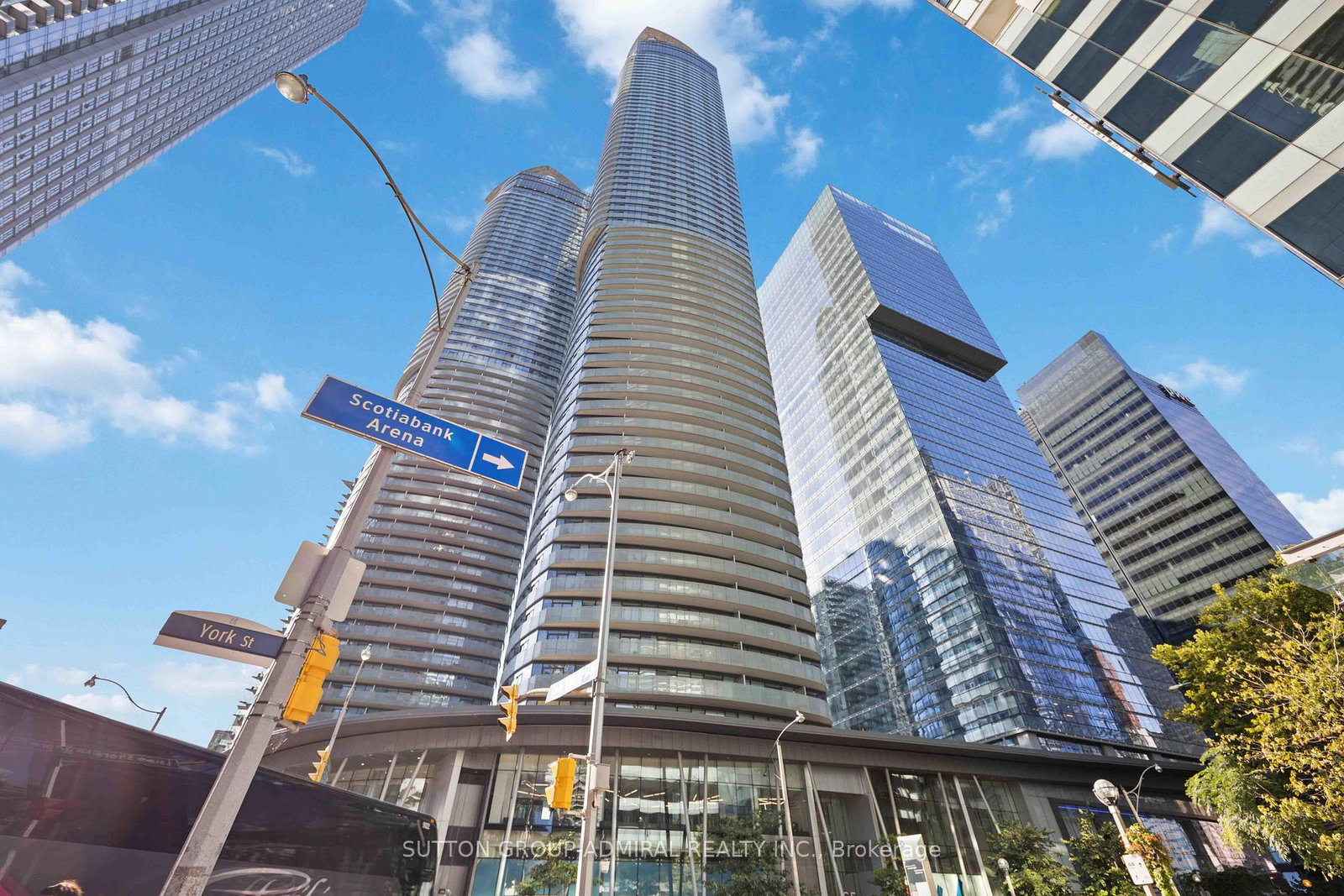 14-york-street-toronto-ontario-c12397307