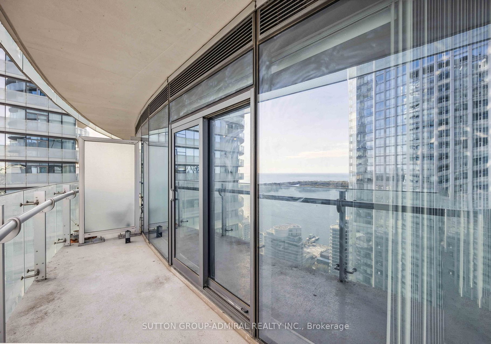 14-york-street-toronto-ontario-c12397307