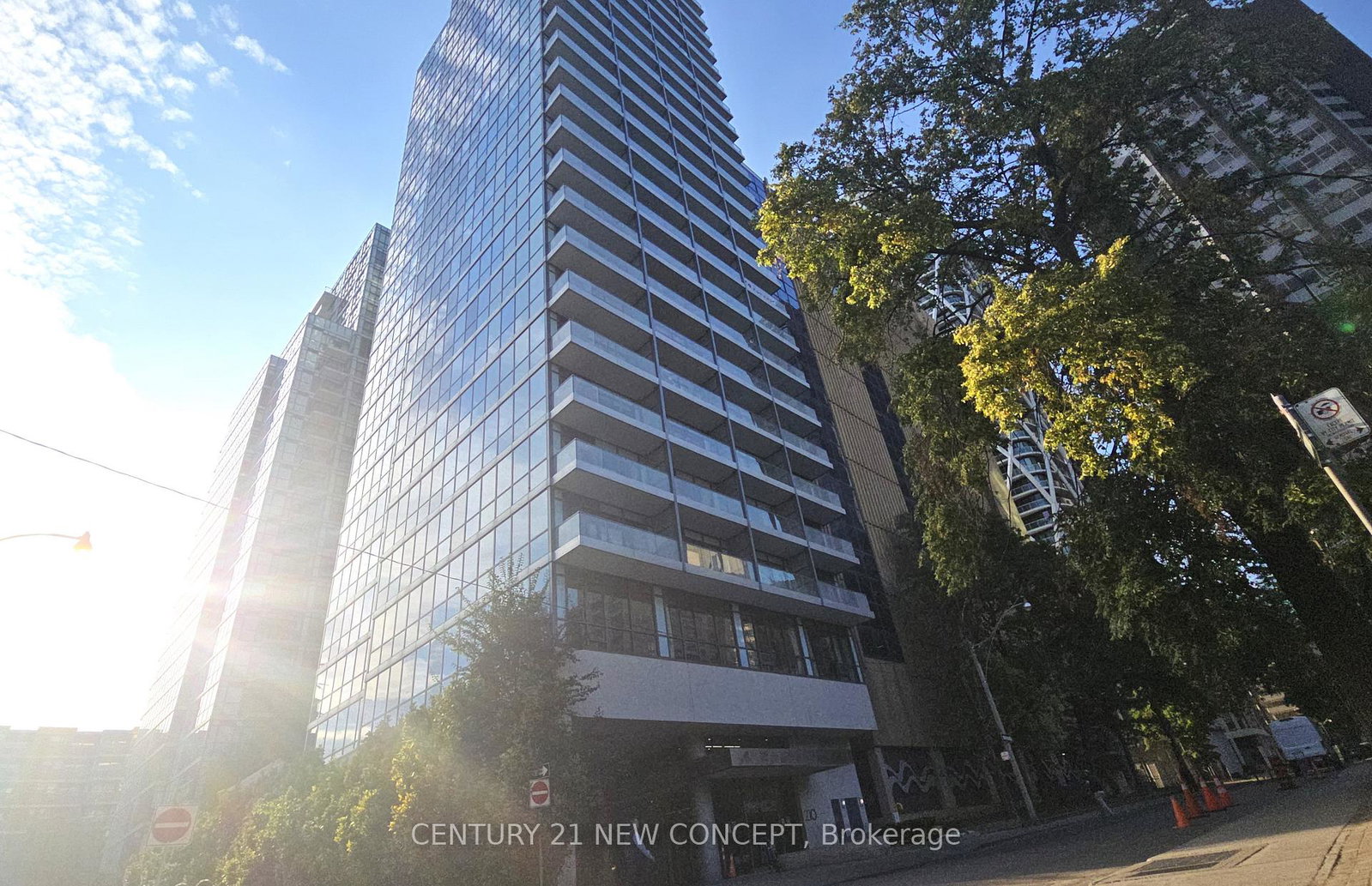 210-simcoe-street-toronto-ontario-c12397342