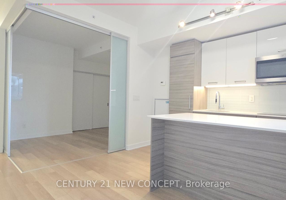210-simcoe-street-toronto-ontario-c12397342