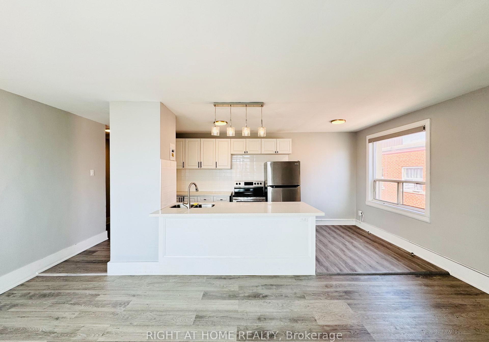 896-eglinton-avenue-e-east-york-ontario-c12397431