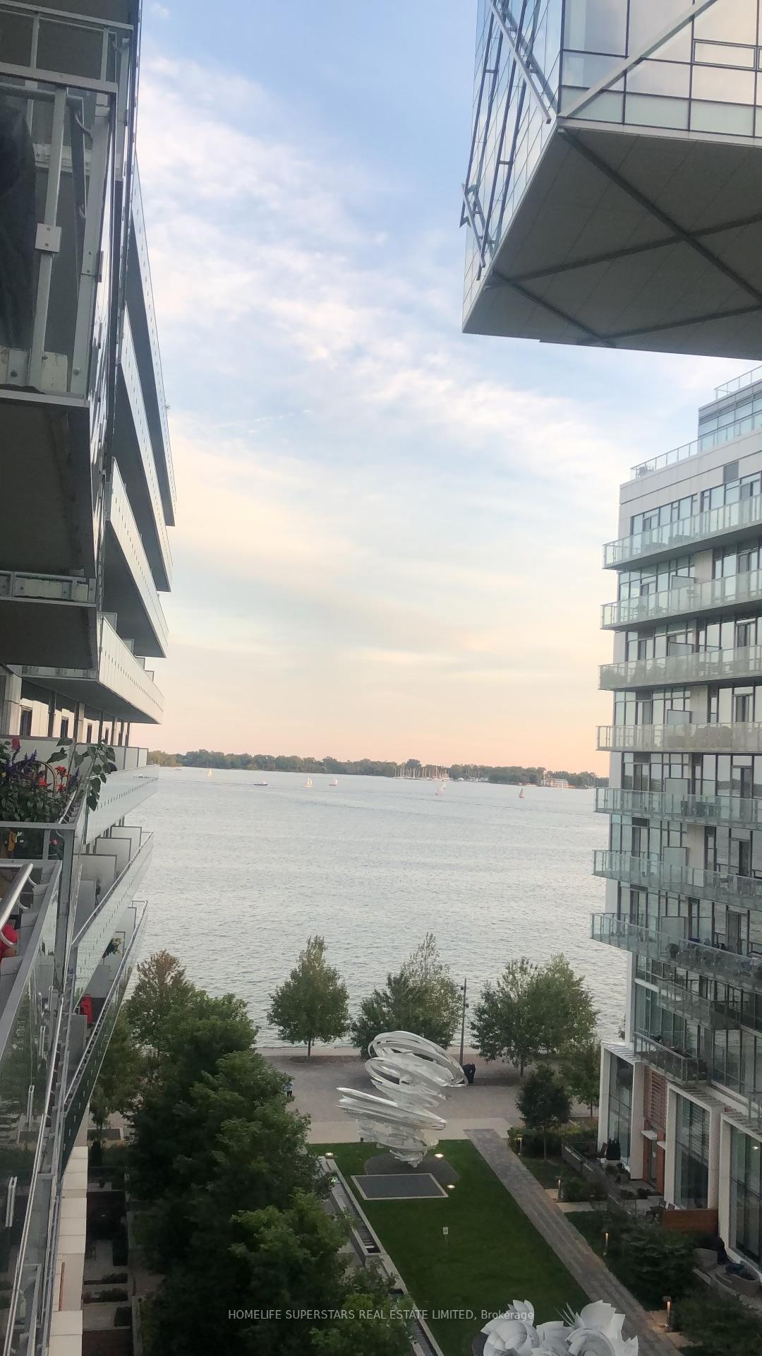 39-queens-quay-e-toronto-ontario-c12397965