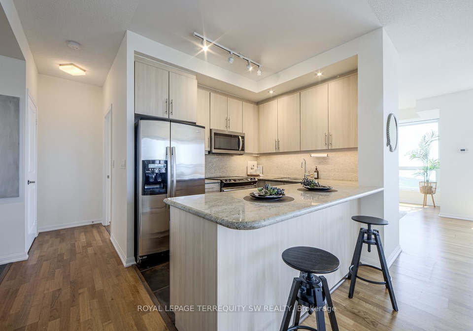 628-fleet-street-toronto-ontario-c12398118