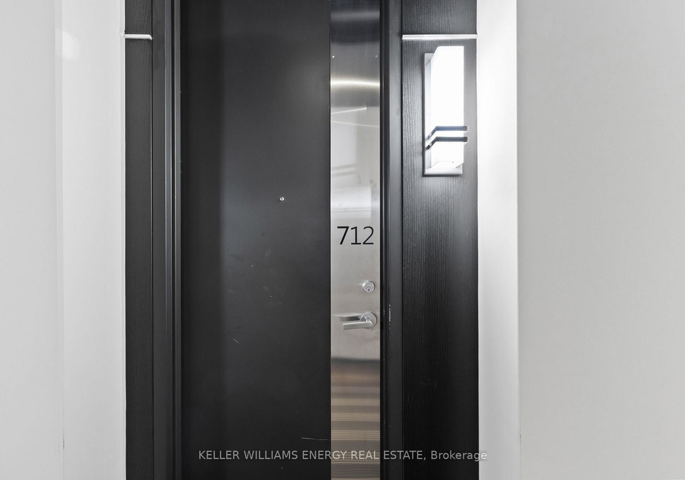 188-eglinton-avenue-e-toronto-ontario-c12398393
