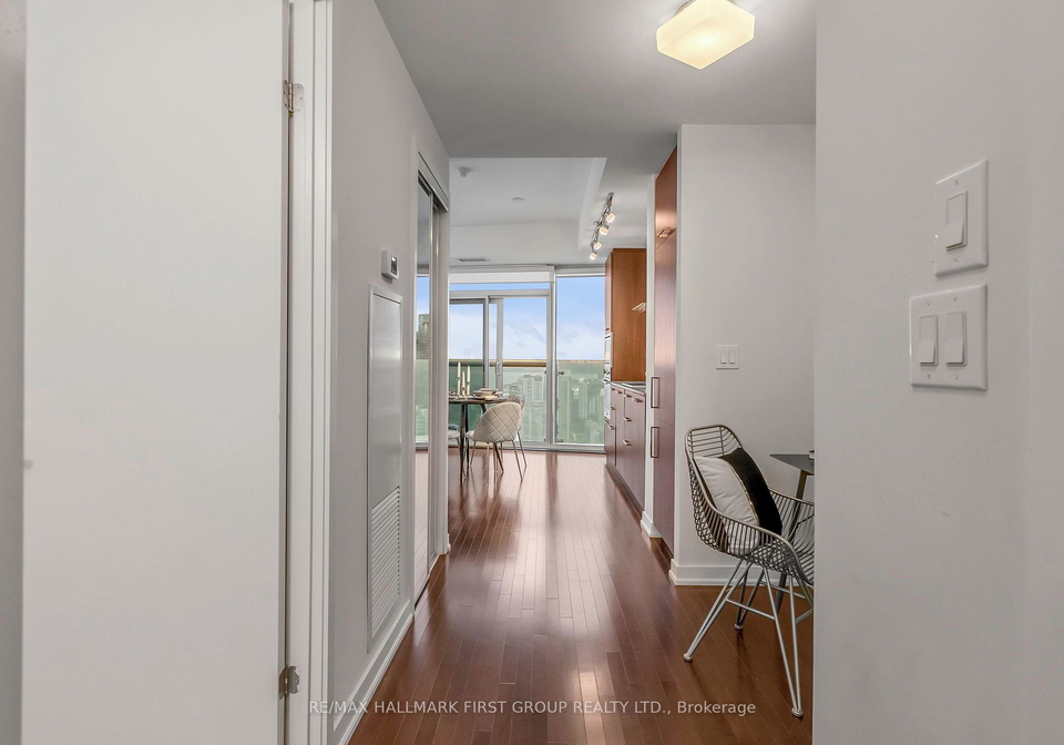 12-york-street-toronto-ontario-c12398395
