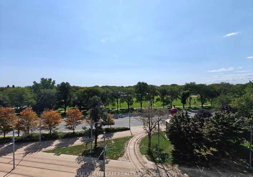 215-fort-york-boulevard-toronto-ontario-c12398431