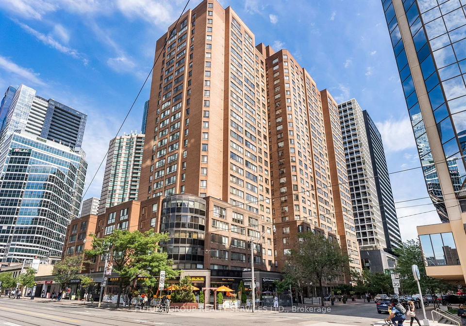 633-bay-street-toronto-ontario-c12398908