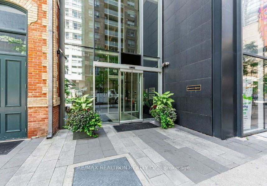 15-grenville-street-toronto-ontario-c12398962