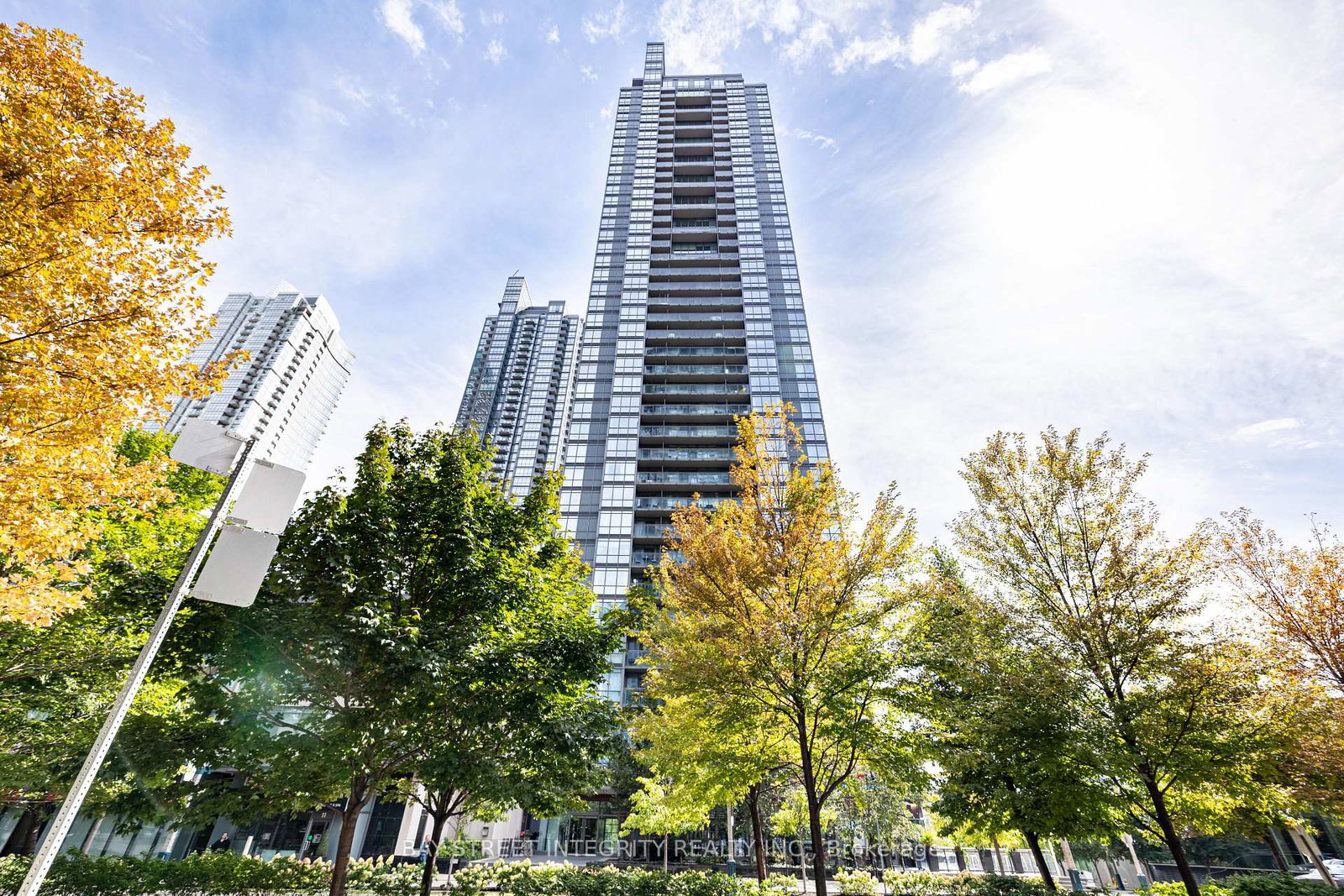 15-fort-york-boulevard-toronto-ontario-c12399025