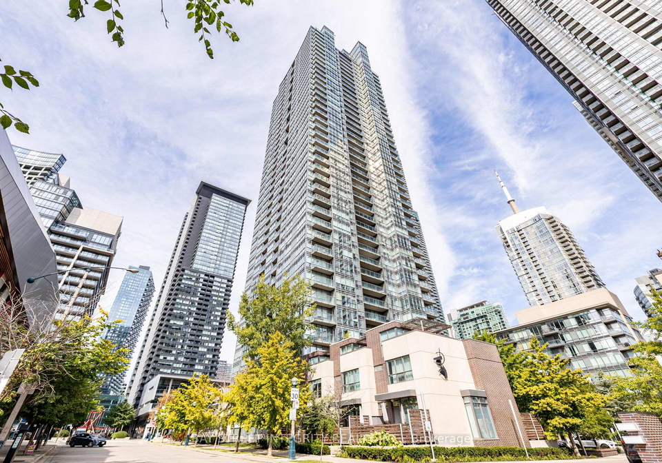 15-fort-york-boulevard-toronto-ontario-c12399025