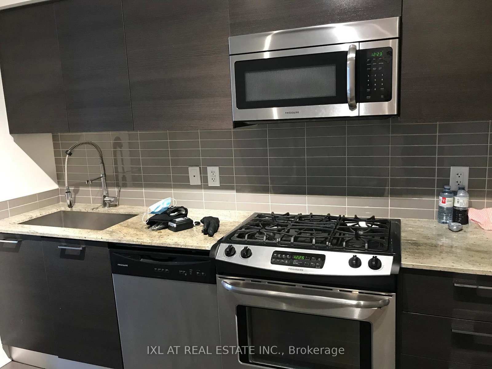 399-adelaide-street-w-toronto-ontario-c12399078