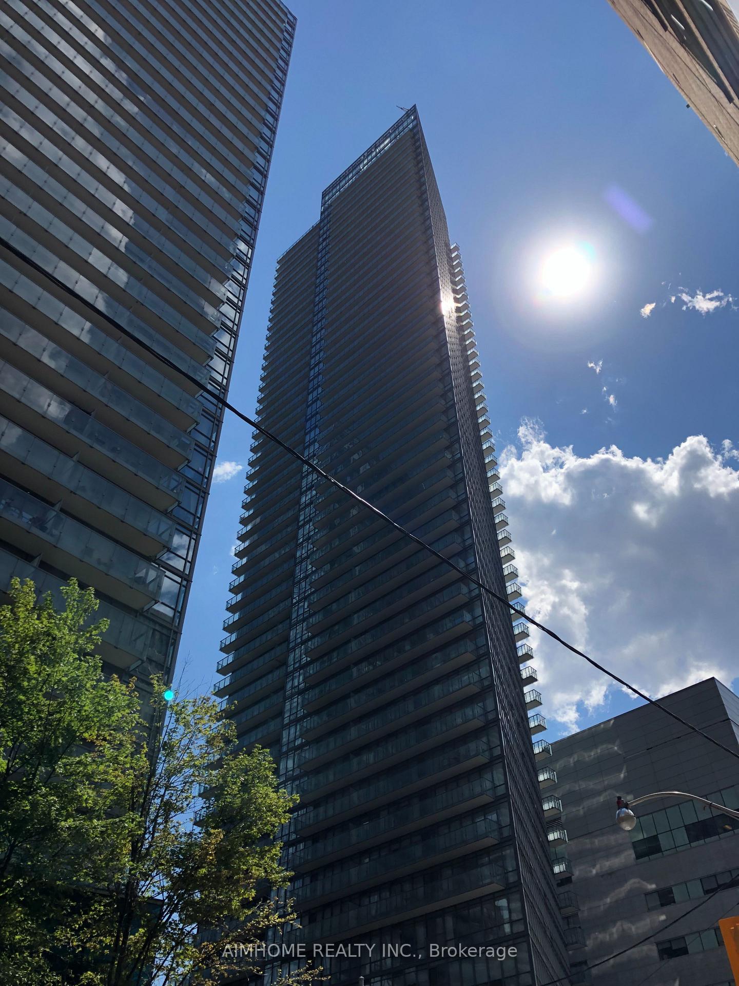 832-bay-street-toronto-ontario-c12399208