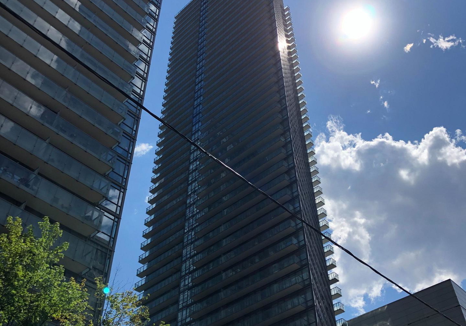 832-bay-street-toronto-ontario-c12399208