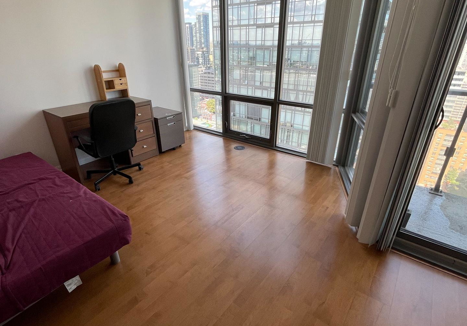 832-bay-street-toronto-ontario-c12399208
