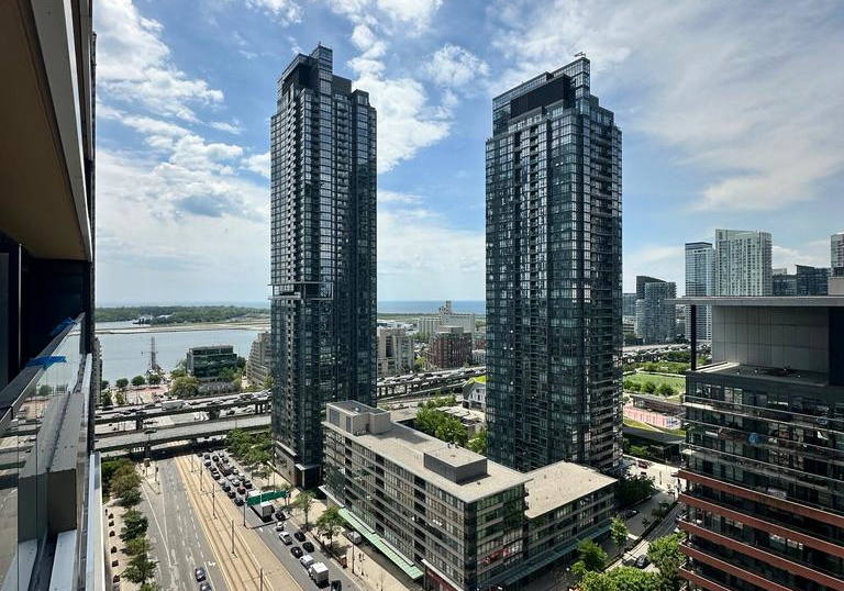3-concord-cityplace-way-toronto-ontario-c12399238
