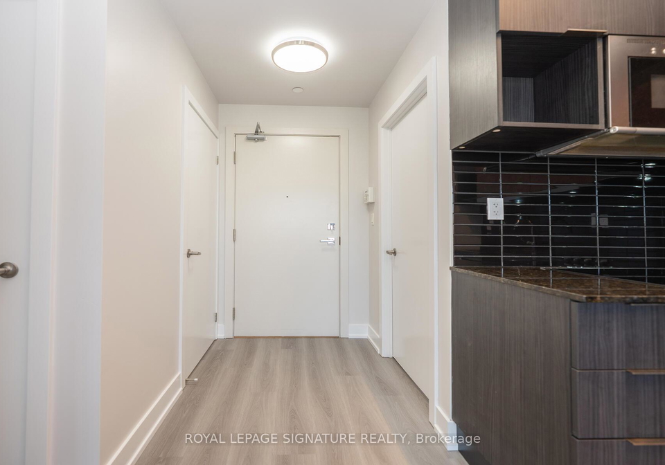99-the-donway-w-north-york-ontario-c12399245