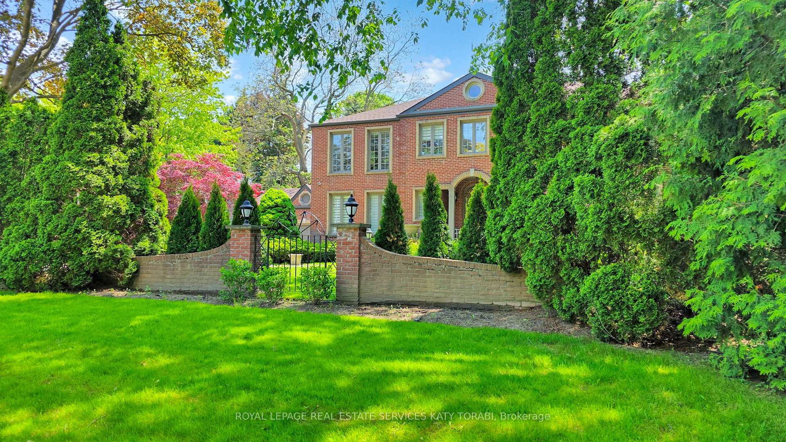 21-forest-heights-boulevard-north-york-ontario-c12399281