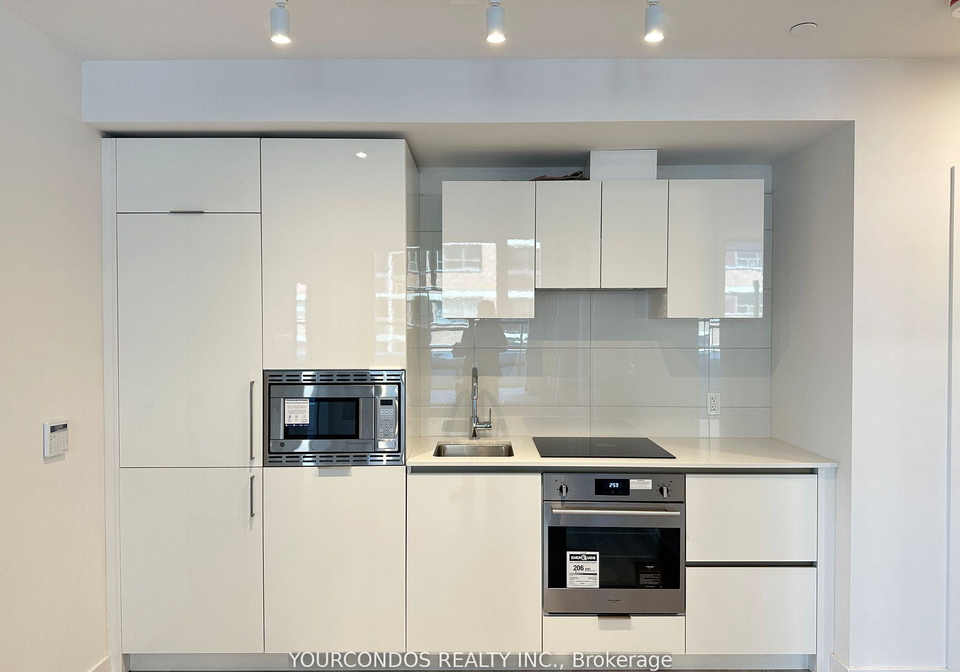 121-st-patrick-street-toronto-ontario-c12399304