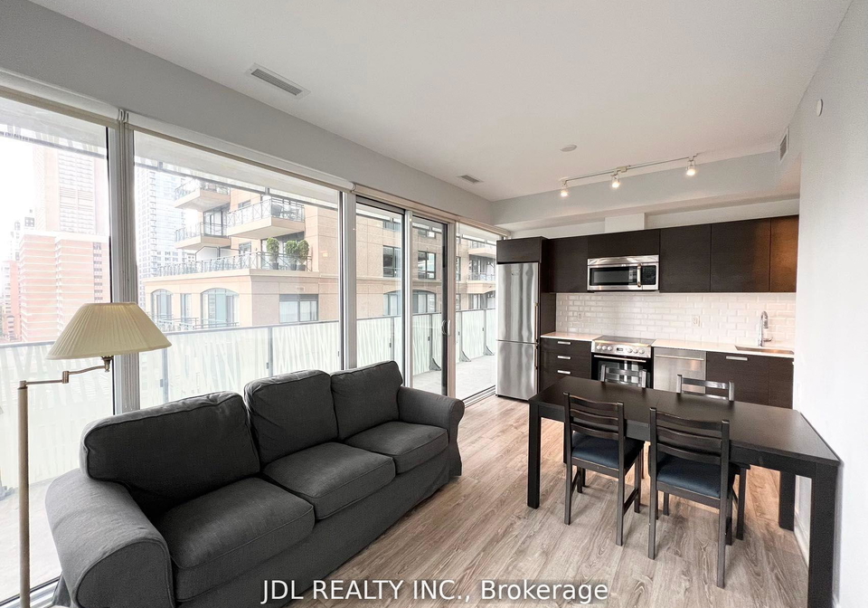 42-charles-street-e-toronto-ontario-c12399350