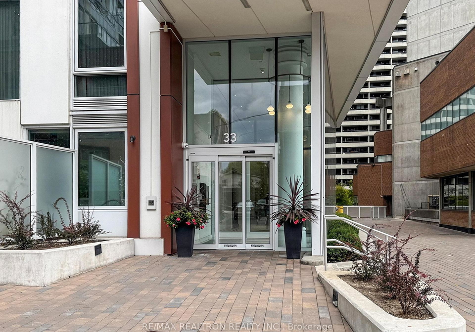 33-helendale-avenue-toronto-ontario-c12399489