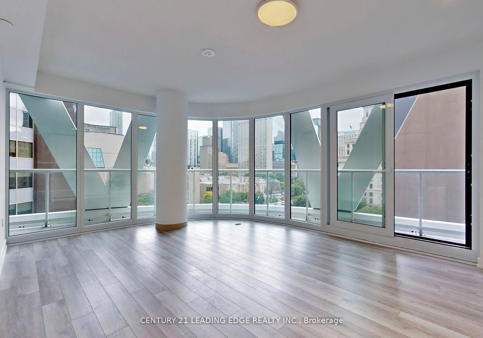 230-simcoe-street-toronto-ontario-c12399581