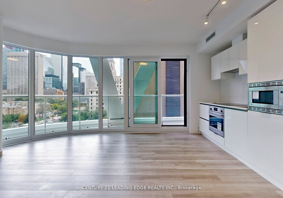 230-simcoe-street-toronto-ontario-c12399581