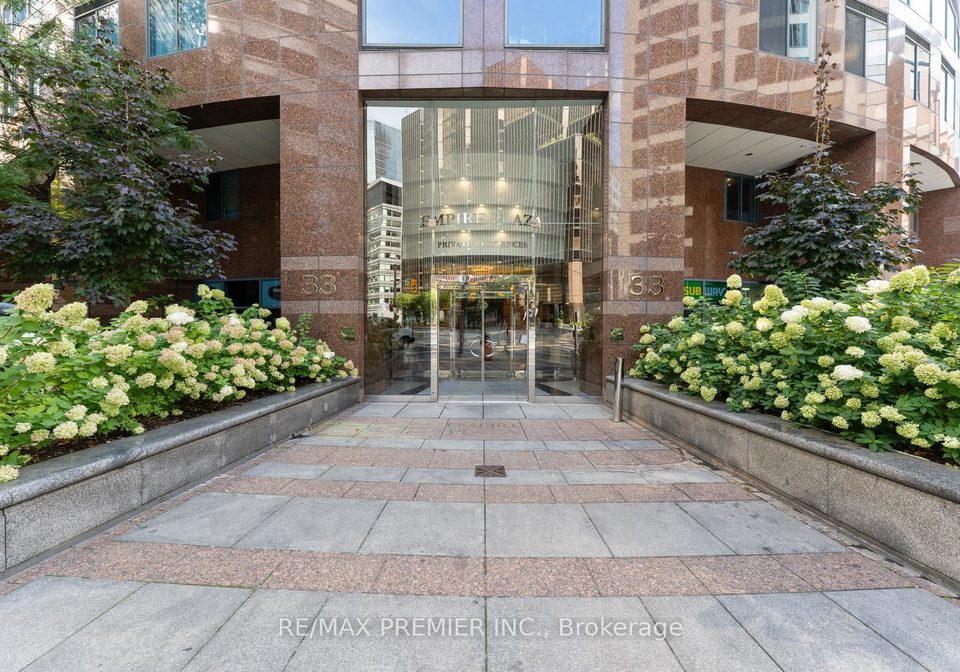 33-university-avenue-toronto-ontario-c12400133