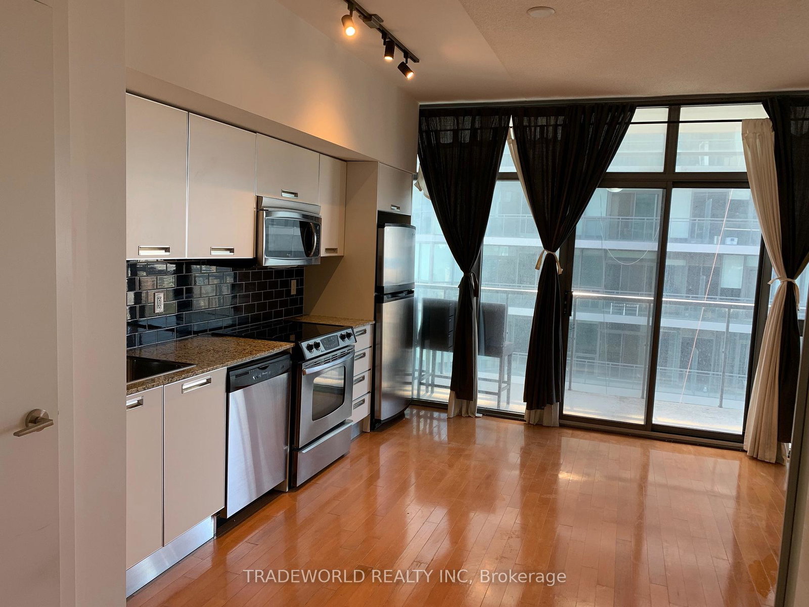 33-charles-street-e-toronto-ontario-c12400264