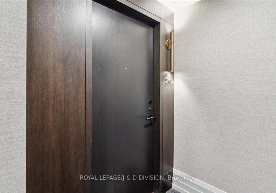 200-cumberland-street-toronto-ontario-c12400766