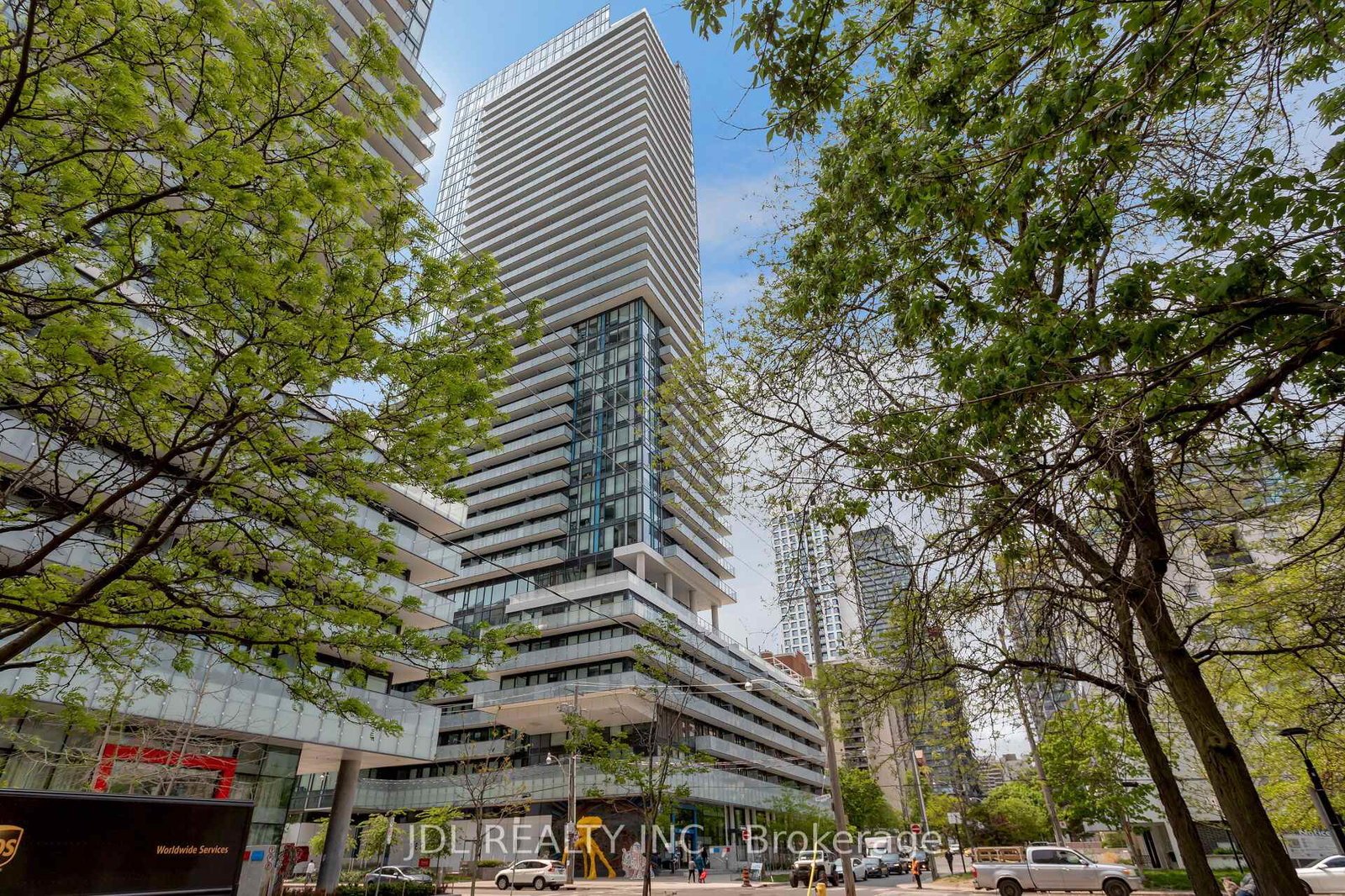 161-roehampton-avenue-s-toronto-ontario-c12400790