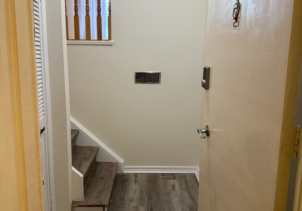 10-leith-hill-road-north-york-ontario-c12401003