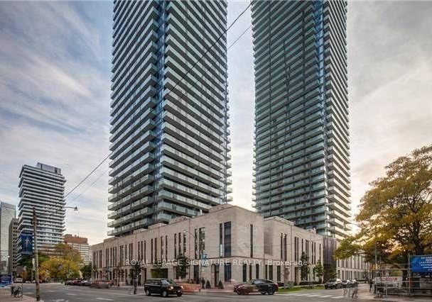 1080-bay-street-toronto-ontario-c12402038