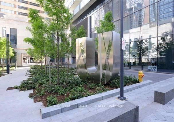 1080-bay-street-toronto-ontario-c12402038