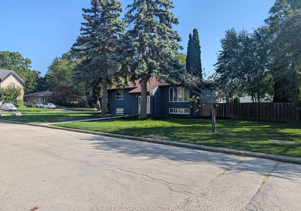 10-tangmere-road-north-york-ontario-c12402378