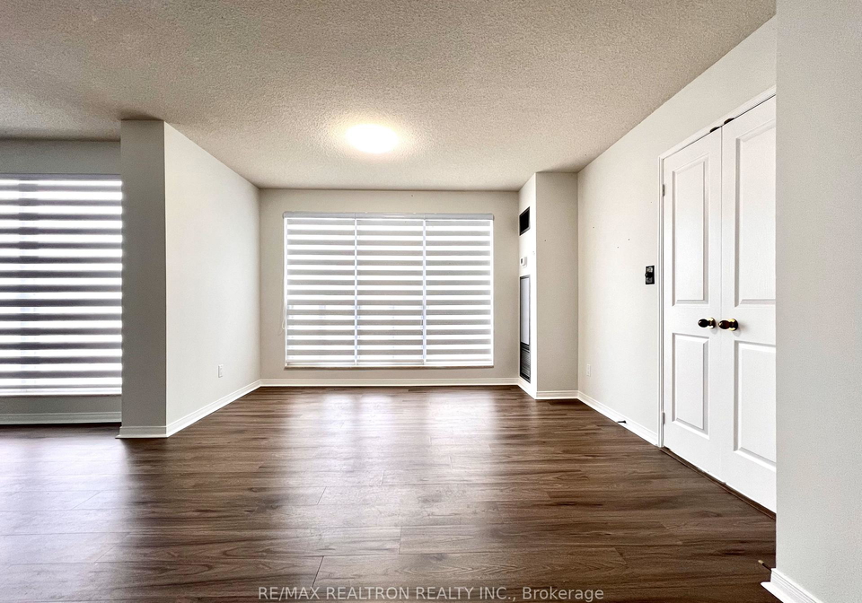 18-hollywood-avenue-n-north-york-ontario-c12402528