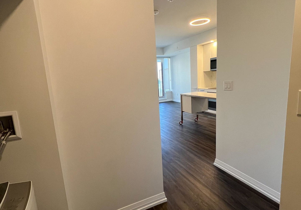75-canterbury-place-toronto-ontario-c12402598