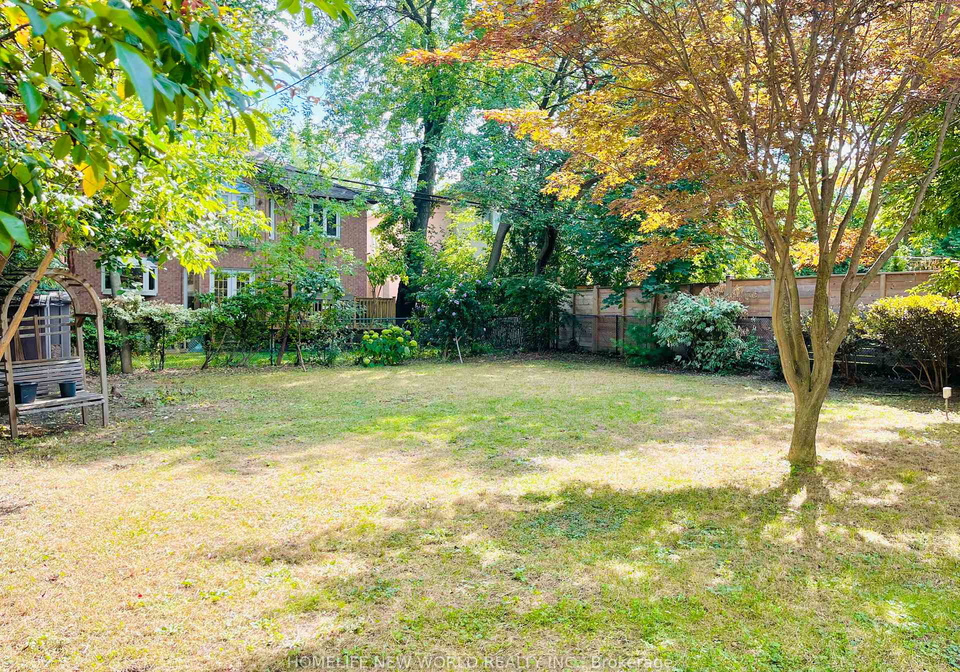 261-hollywood-avenue-north-york-ontario-c12402865