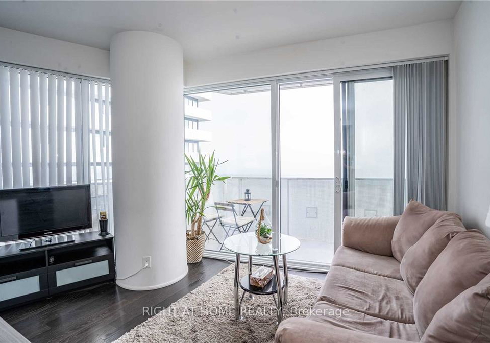 100-harbour-street-toronto-ontario-c12402971