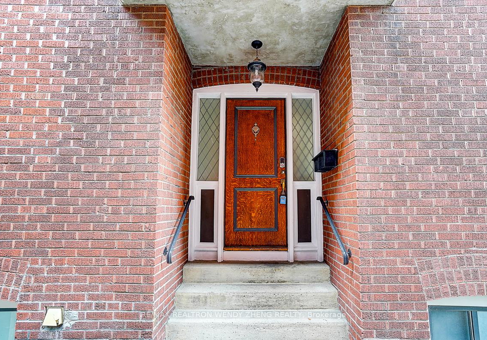 42-willowbank-boulevard-toronto-ontario-c12403041