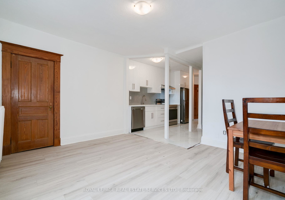 18-shorncliffe-avenue-toronto-ontario-c12403368