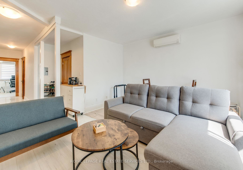 18-shorncliffe-avenue-toronto-ontario-c12403368